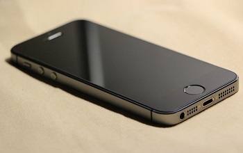 Global iPhone Shippments Predictions - Image of iPhone 5S