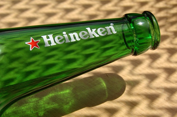 iBeacon Technology Heineken Live App - Heineken bottle
